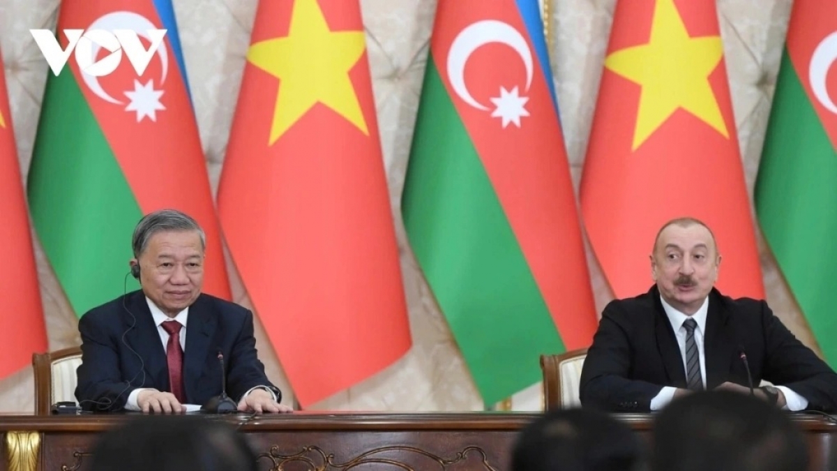 Tổng Bí thư Tô Lâm và Tổng thống Azerbaijan Ilham Aliyev
trả lời họp báo ngày 7/5 tại Baku, Azerbaijan.