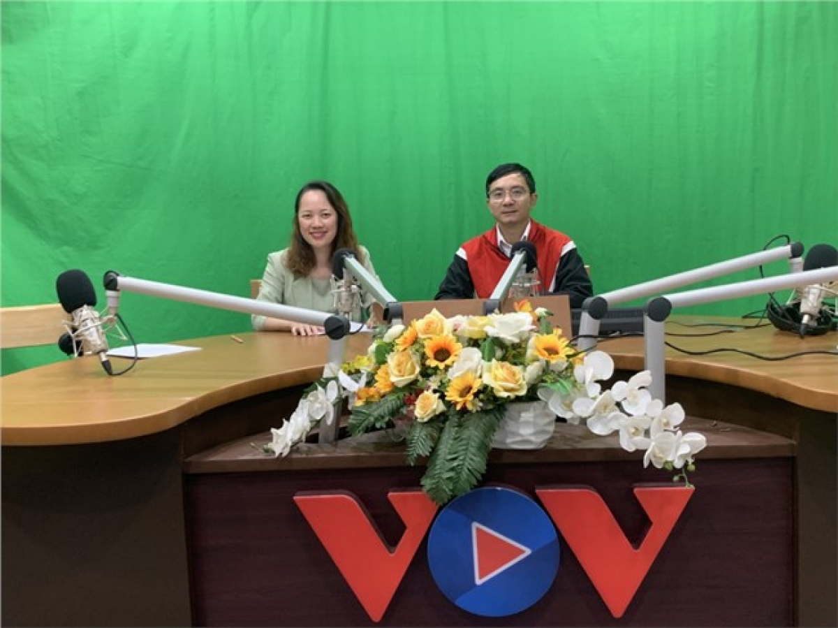 Tiến sỹ Đào Thị Tuyết Nhung, Phó chủ nhiệm Khoa Tài chính - Ngân hàng, Trường Đại học Kinh tế - ĐHQGHN bàn luận về chủ đề quản lý tài chính cá nhân