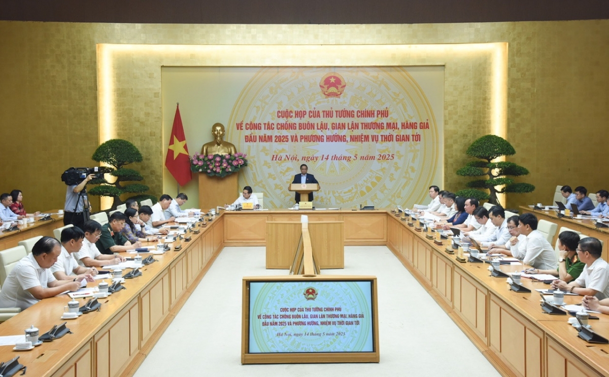 Thủ tướng Phạm Minh Chính chủ trì cuộc họp nghe báo cáo về công tác chống buôn lậu, gian lận thương mại và hàng giả, hàng nhái