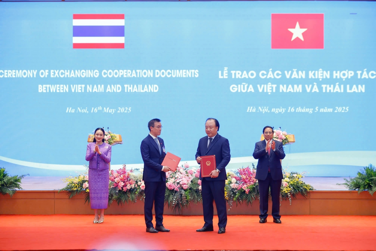 Thủ tướng Phạm Minh Chính và Thủ tướng Thái Lan Paetongtarn Shinawatra chứng kiến trao Chương trình hợp tác giữa Cục Quản lý và Phát triển thị trường trong nước, Vụ Phát triển thị trường nước ngoài - Bộ Công Thương Việt Nam với Tập đoàn Central Retail (Thái Lan) giai đoạn 2026-2028
