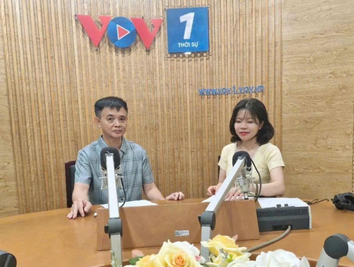BS Nguyễn Ngọc Thiện và BTV Chương trình