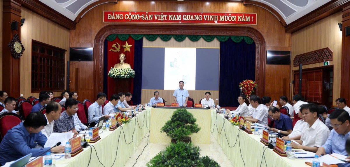 Phó Thủ tướng Lê Thành Long làm việc với tỉnh Hà Nam về việc triển khai dự án xây dựng Khu Đại học Nam Cao