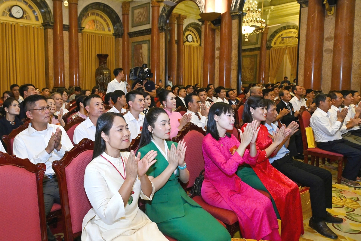 Các đại biểu tại buổi gặp mặt