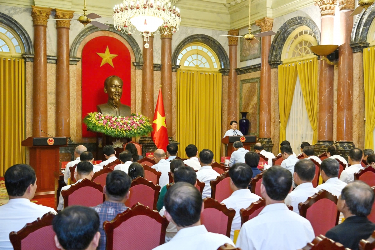 Chủ tịch nước Lương Cường gặp mặt nghệ nhân làng nghề tiêu biểu toàn quốc