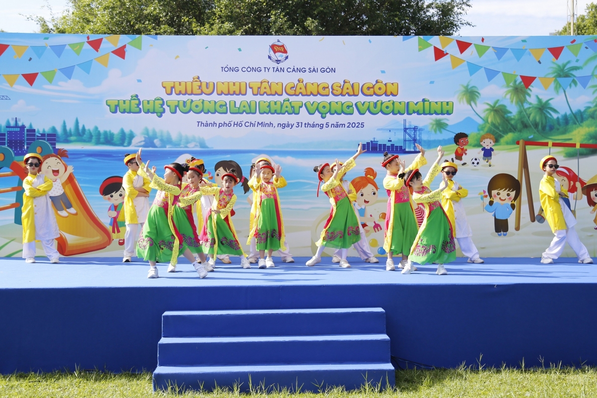Một tiết mục văn nghệ chào mừng
