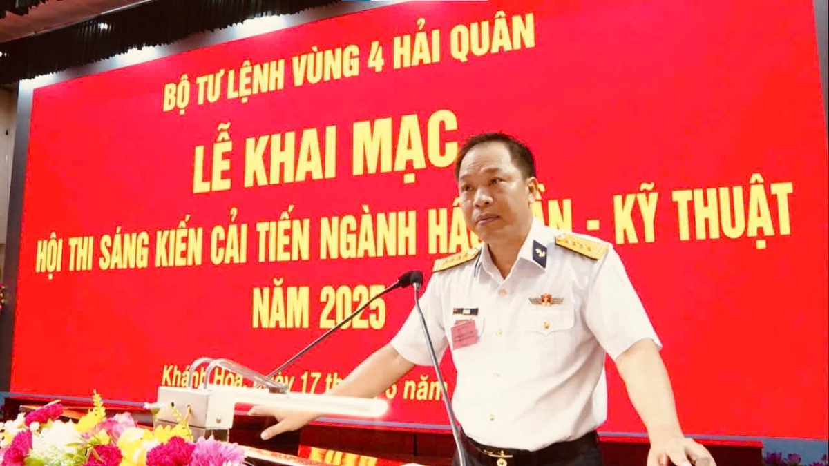 Đại tá Đỗ Minh phát biểu chỉ đạo