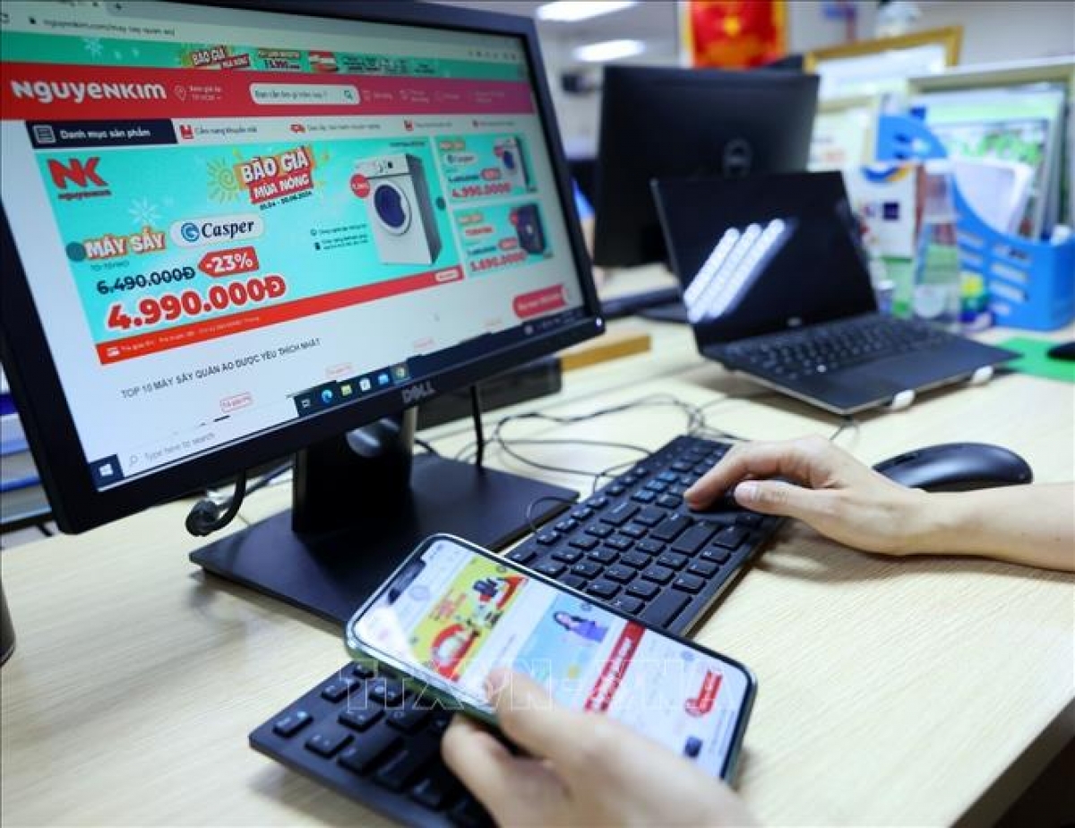 Trong 6 tháng đầu năm 2025, hơn 11.000 gian hàng thương mại điện tử có dấu hiệu sai phạm đã bị xử lý