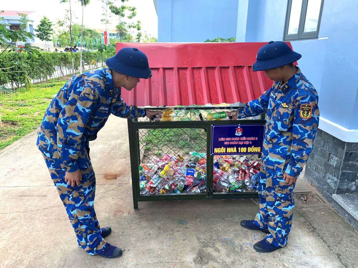 Mô hình Ngôi nhà 100 đồng được các đoàn viên tích cực thực hiện ở Trung tâm Huấn luyện