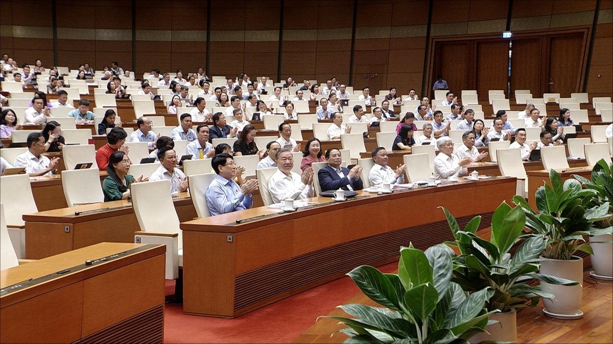 Quốc hội thông qua Luật Tổ chức chính quyền địa phương (sửa đổi) và Luật Nhà giáo. (Ảnh: Anh Dũng/VOV1)