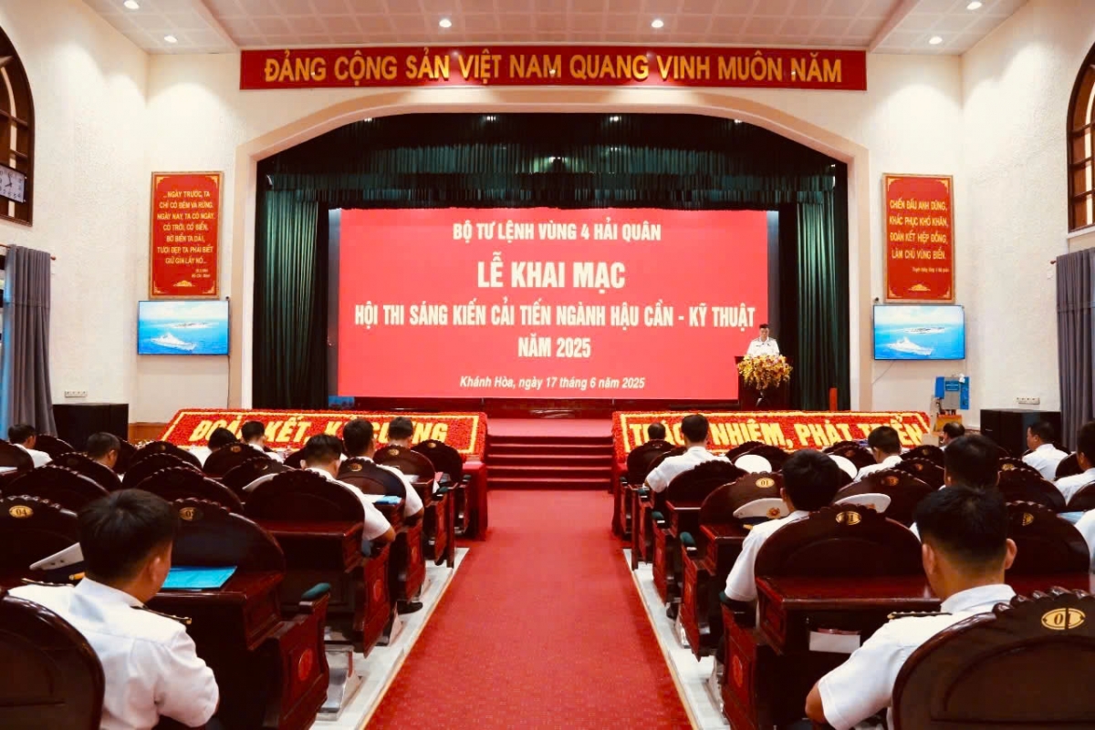 Quang cảnh buổi khai mạc