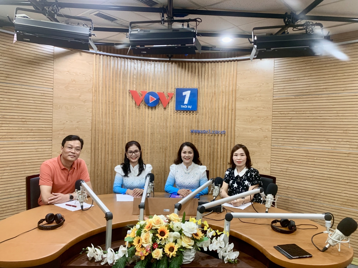 - Chị Nguyễn Thị Minh Thu, Phó Viện trưởng Viện Nghiên cứu và Đào tạo doanh nhân APEC – Giám đốc Quỹ khởi nghiệp học sinh, sinh viên APEC
- Chị Đỗ Thị Như Quỳnh, Chủ tịch HĐQT Công ty CP Sản xuất Thương mại XNK Ngân Hà, Phó Ban tổ chức cuộc thi Khởi nghiệp sinh viên APEC Innovation
- TS. Phạm Văn Minh, Giám đốc Trung tâm đào tạo từ xa, Trường Đại học Đại Nam