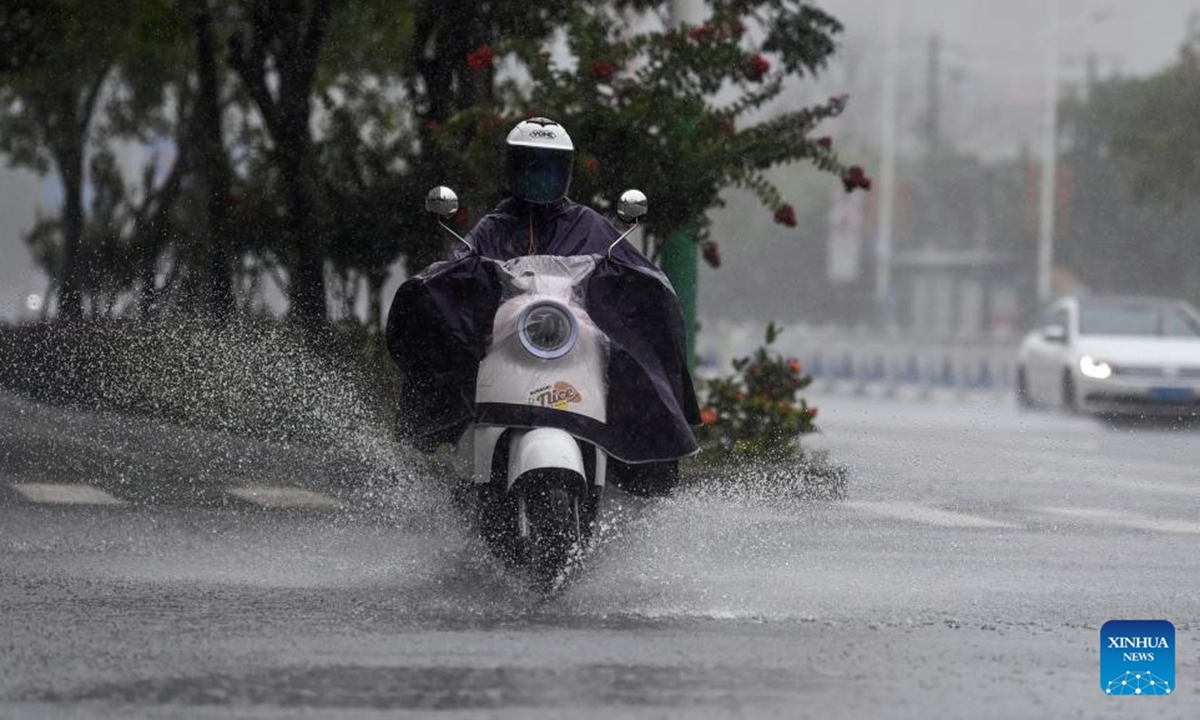 Mưa lớn ở Bắc Hải, Quảng Tây, miền Nam Trung Quốc. (Ảnh: Xinhua)