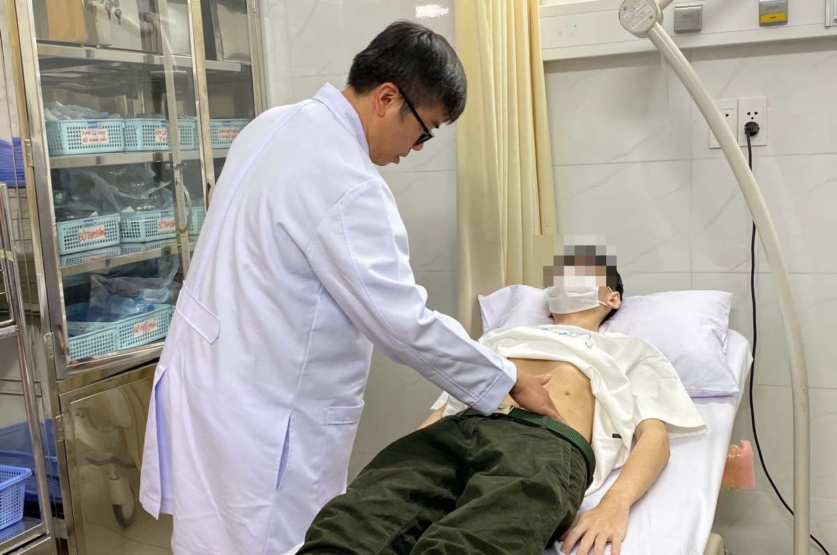 Quá trình chăm sóc sau phẫu thuật bệnh nhân đã tăng 3kg nhưng còn lo ngại nhiều biến chứng.