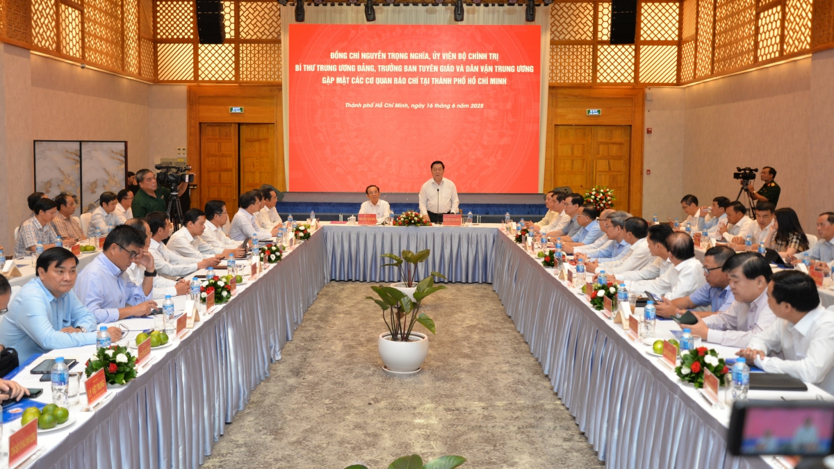 Ông Nguyễn Trọng Nghĩa phát biểu tại buổi gặp mặt các cơ quan báo chí tại TP.HCM.
