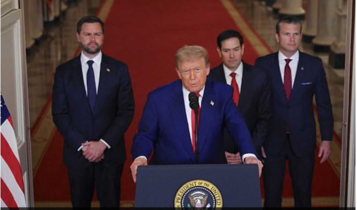 Tổng thống Mỹ Doanld Trump và các thành viên nội các cấp cao lúc tuyên bố đã tấn công các cơ sở hạt nhân của Iran