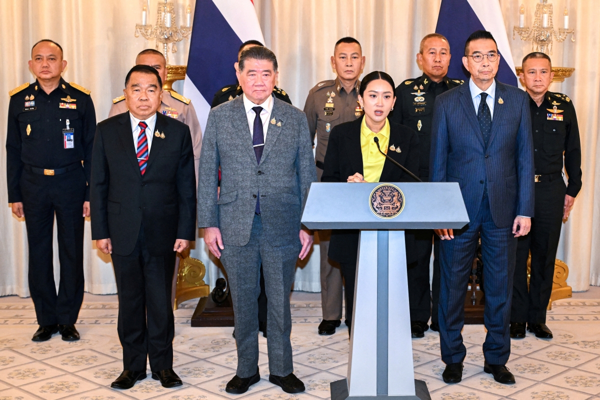 Thủ tướng Thái Lan Paetongtarn Shinawatra trả lời báo giới trưa 19/6/2025. Ảnh: Reuters