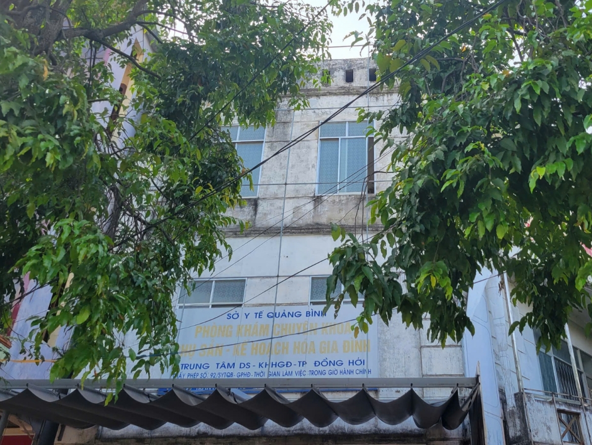 Trụ sở Trung tâm Dân số- Kế hoạch hóa gia đình Đồng Hới (cũ) cải tạo lại thành nhà công vụ.