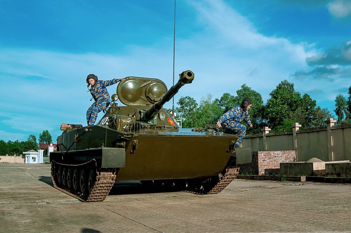 Kíp xe tăng PT-76, Lữ đoàn 147 huấn luyện sẵn sàng chiến đấu