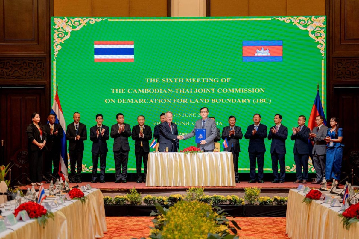 Quang cảnh buổi họp