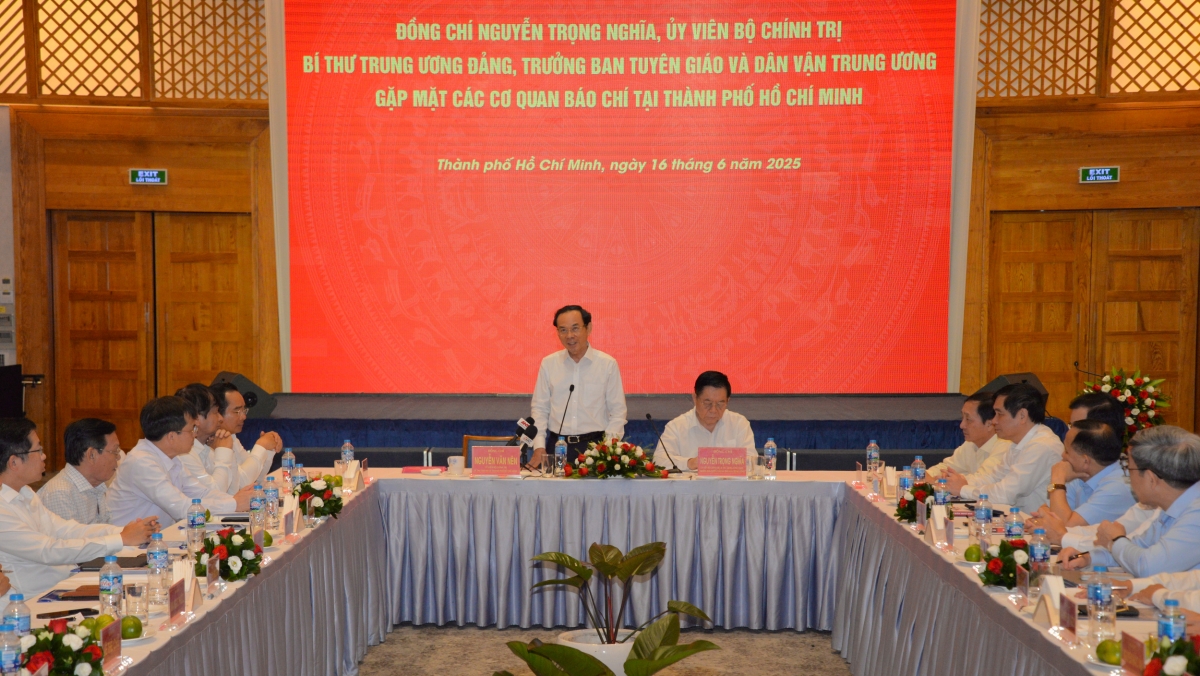 Bí thư Thành ủy TPHCM Nguyễn Văn Nên phát biểu.