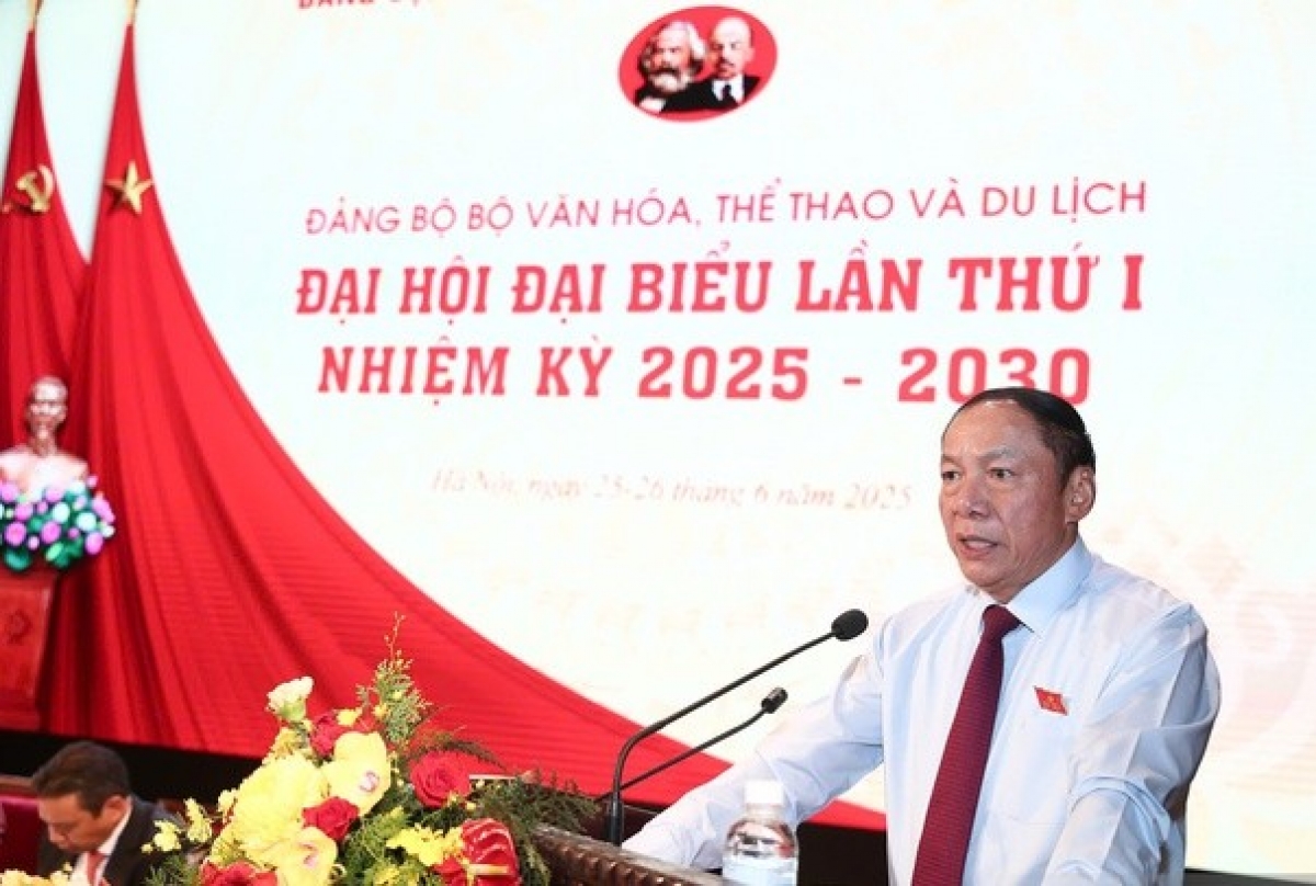 Bí thư Đảng ủy, Bộ trưởng Bộ VHTTDL Nguyễn Văn Hùng phát biểu khai mạc phiên trù bị.