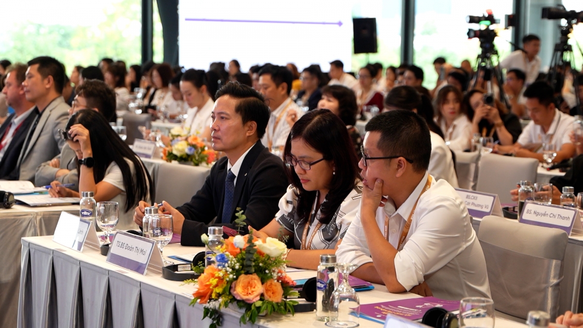Các đại biểu tham dự Hội thảo