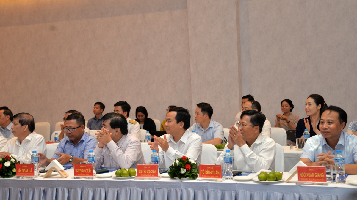Các cơ quan báo chí tại buổi gặp mặt.