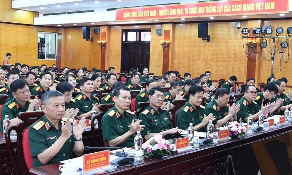 Các đại biểu dự hội nghị