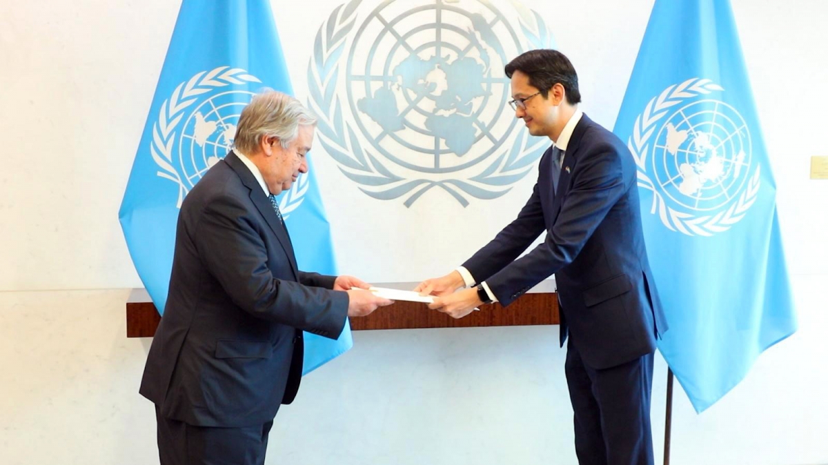 Đại sứ Đỗ Hùng Việt trình Uỷ nhiệm thư lên Tổng thư ký Liên hợp quốc Antonio Guterres