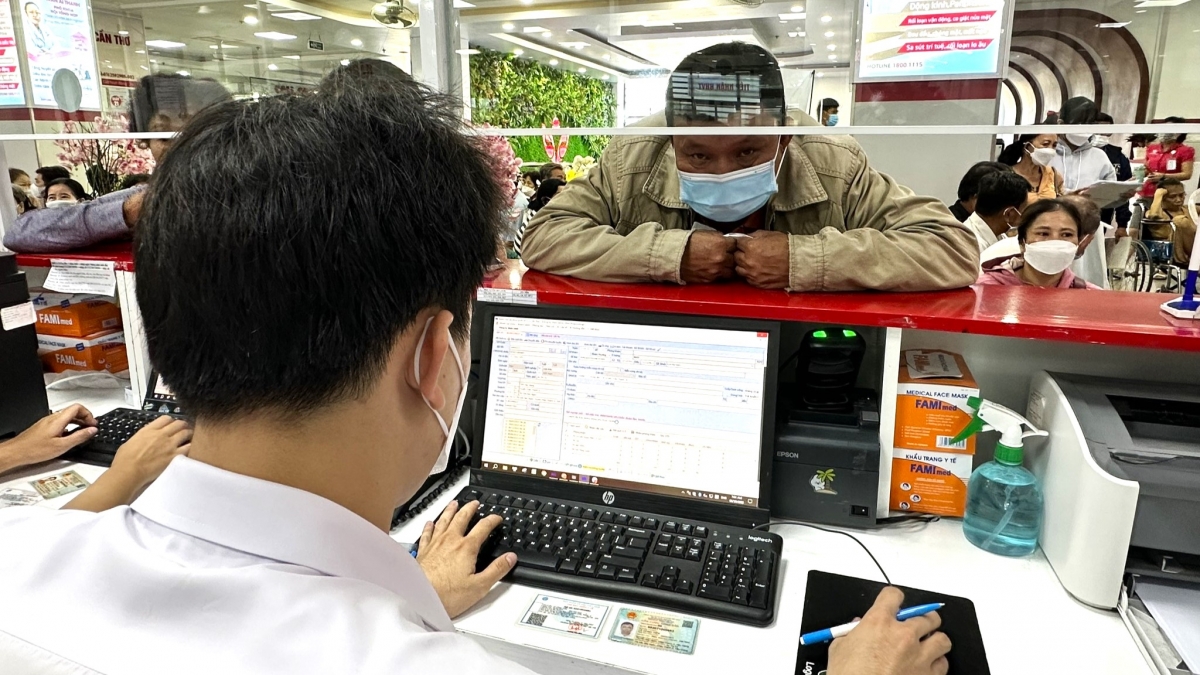 Đặt lịch khám chữa bệnh qua hệ thống online của các cơ sở y tế tại Cần Thơ tạo thuận lợi cho người dân.