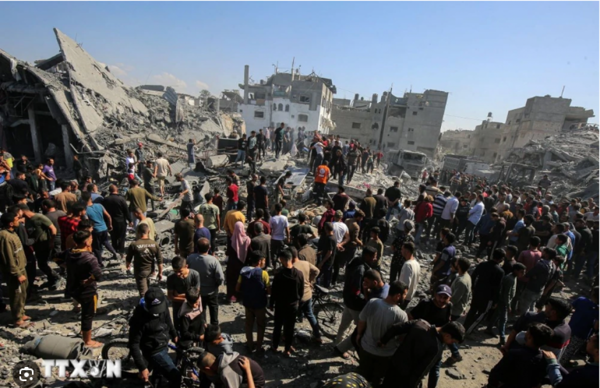 Israel tấn công điểm chờ nhận đồ cứu trợ ở Gaza khiến 250 người thương vong