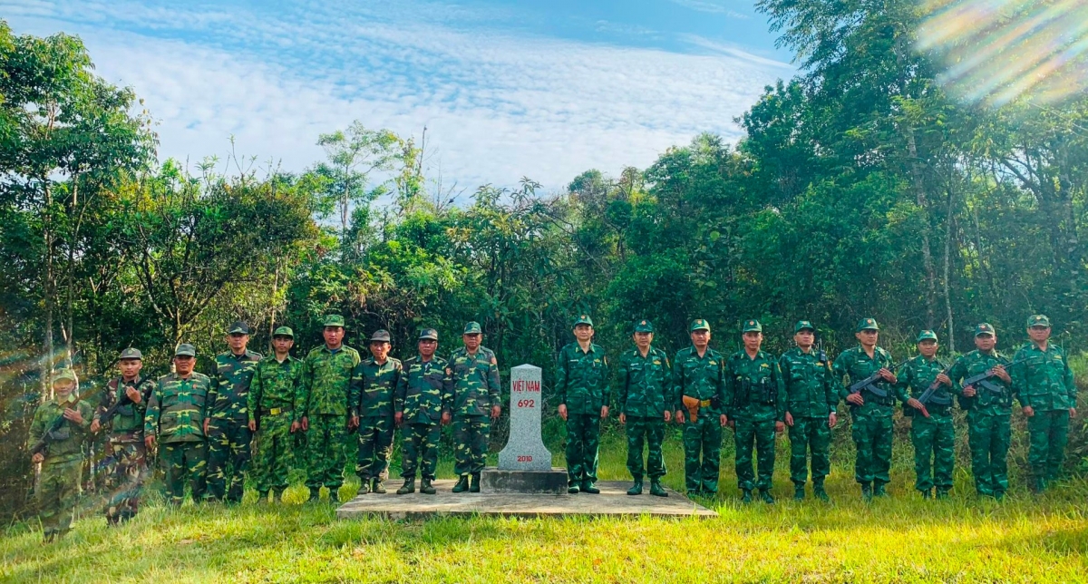 Bộ Chỉ huy BĐBP Quảng Nam (Việt Nam) và Bộ Chỉ huy Quân sự tỉnh Sê Kông (Lào) tuần tra song phương đoạn biên giới từ mốc 691 đến 702.