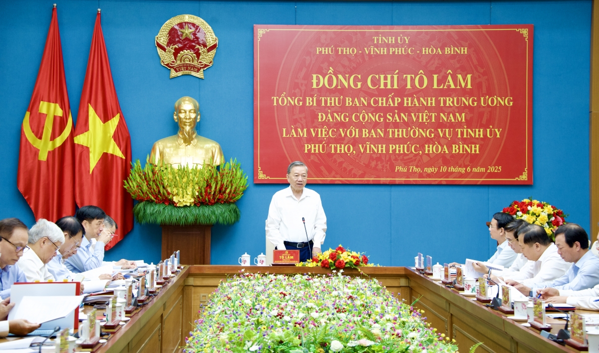 Tổng Bí thư Tô Lâm chủ trì buổi làm việc với Ban thường vụ tỉnh uỷ các tỉnh Phú Thọ, Vĩnh Phúc và Hoà Bình về việc sắp xếp tổ chức bộ máy của địa phương.
