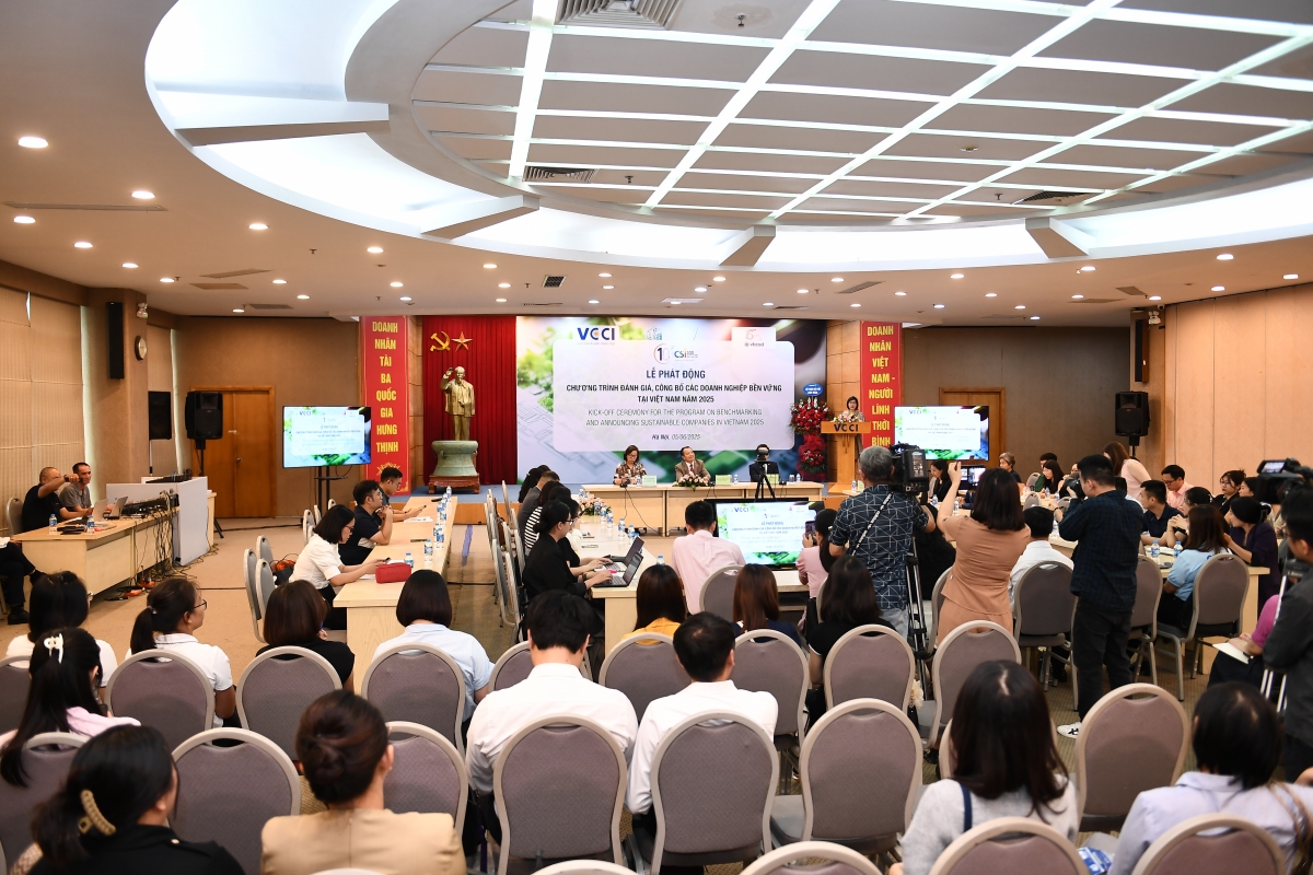 Các đại biểu tham dự chương trình