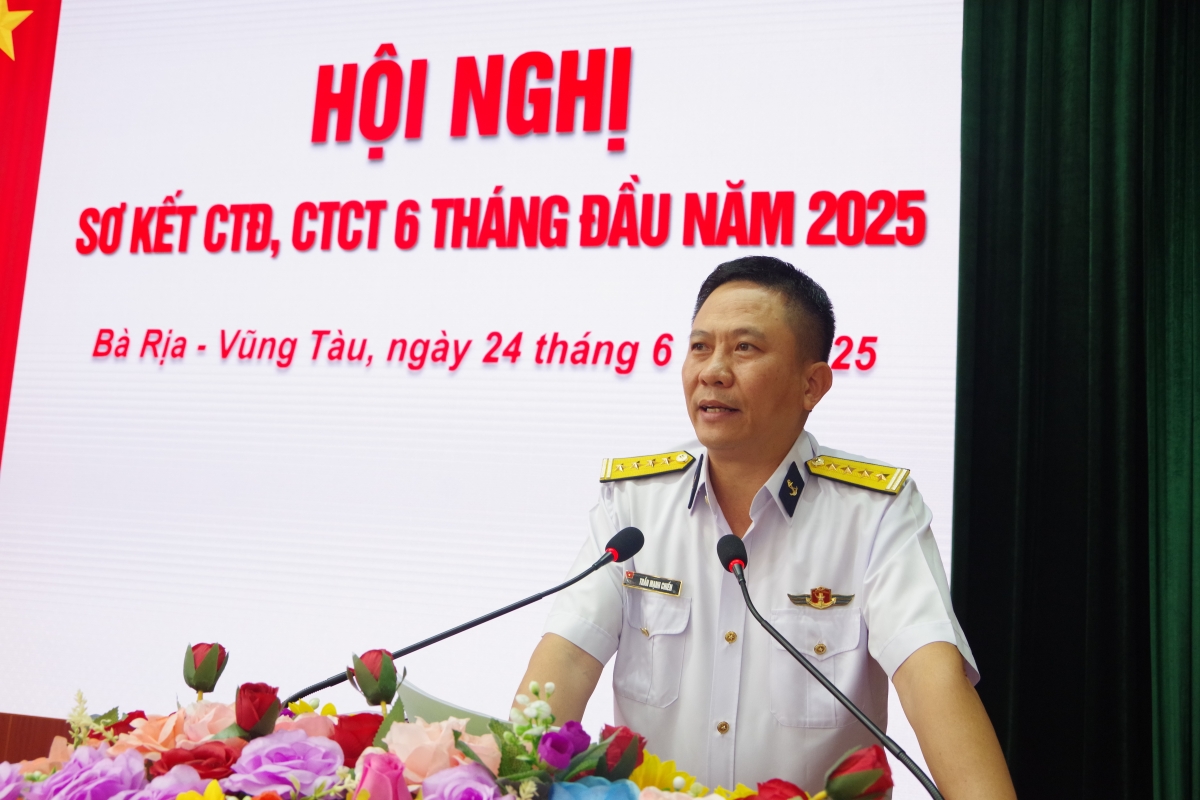 Đại tá Trần Mạnh Chiến, Bí thư Đảng ủy, Chính ủy Vùng kết luận tại Hội nghị