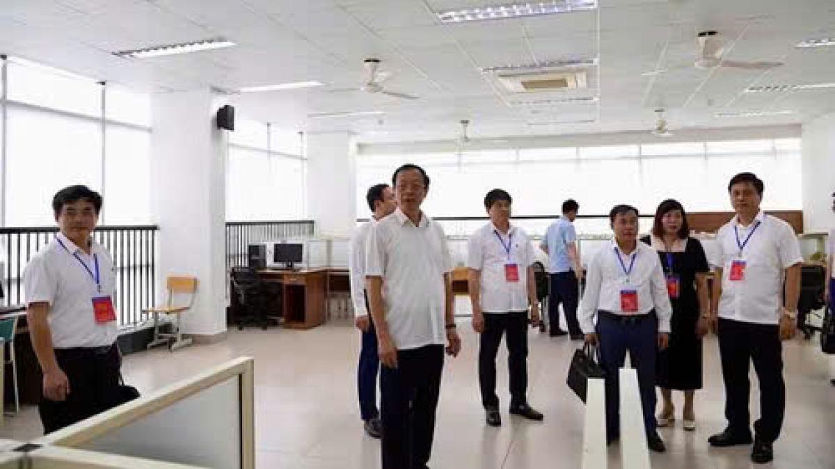 Đoàn công tác kiểm tra điểm thi tại Trường trung học phổ thông Chuyên Bắc Ninh