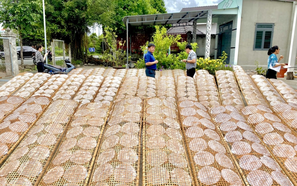 Làng nghề truyền thống bánh tráng An Ngãi.