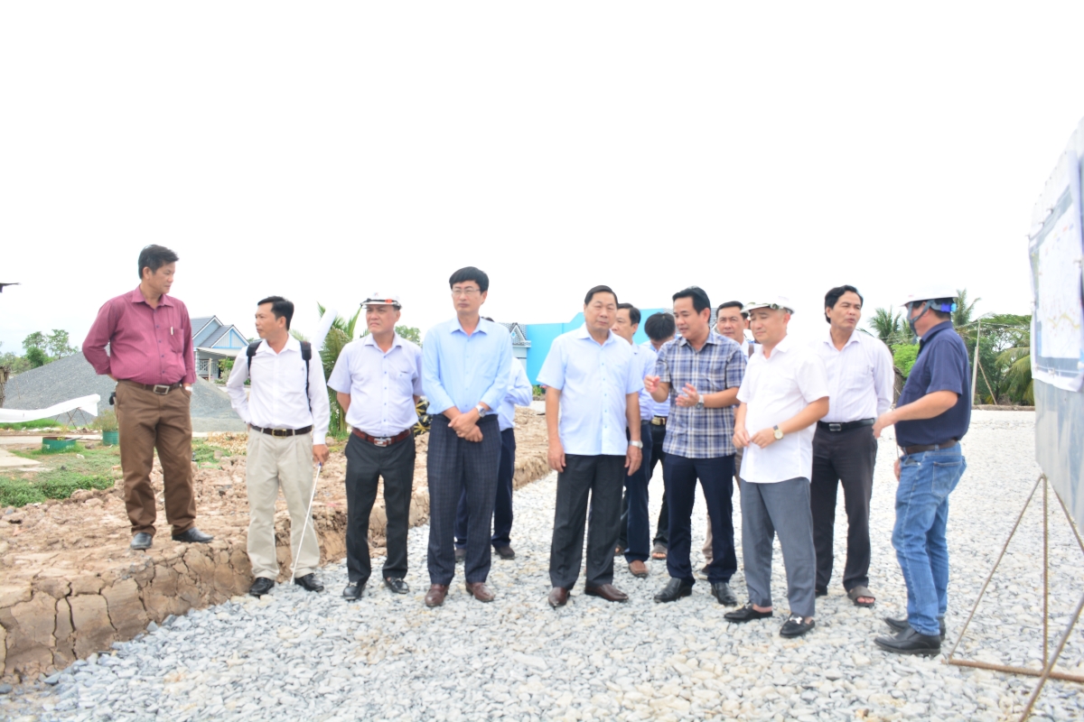 Lãnh đạo tỉnh Sóc Trăng kiểm tra tiến độ dự án tuyến đường trục phát triển kinh tế Đông Tây.