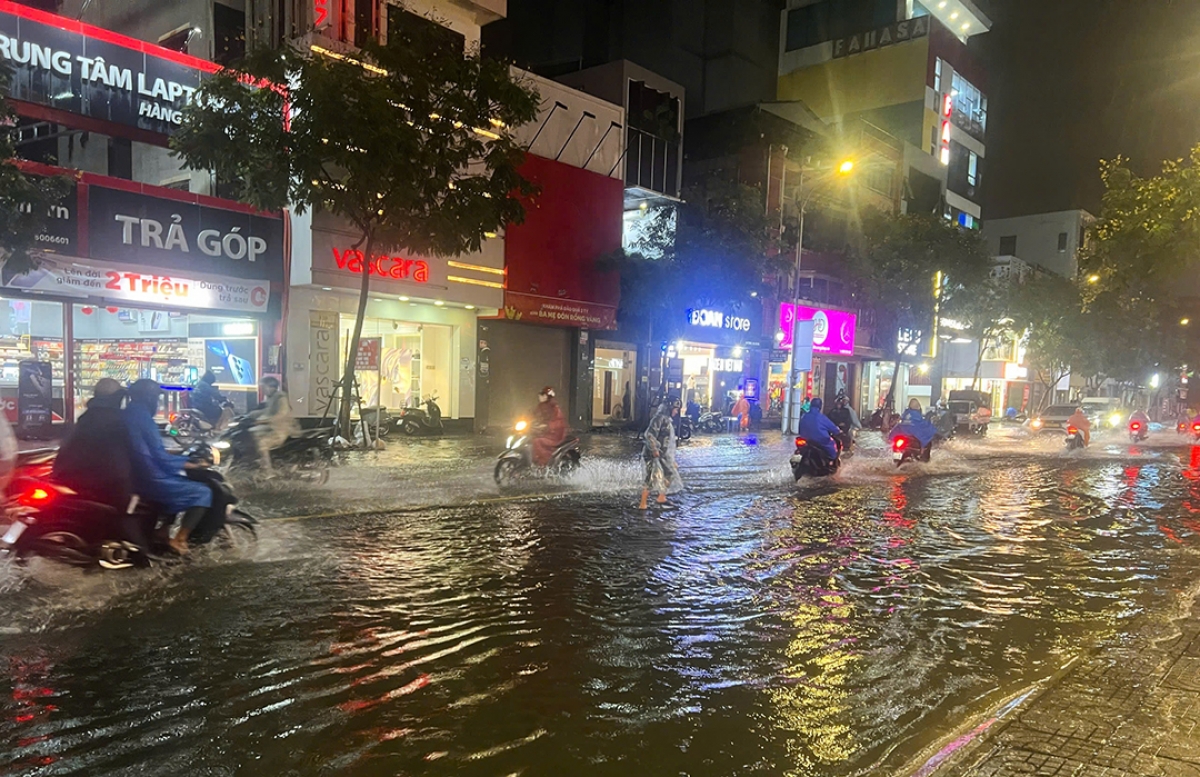 Trên đường Hàm Nghi