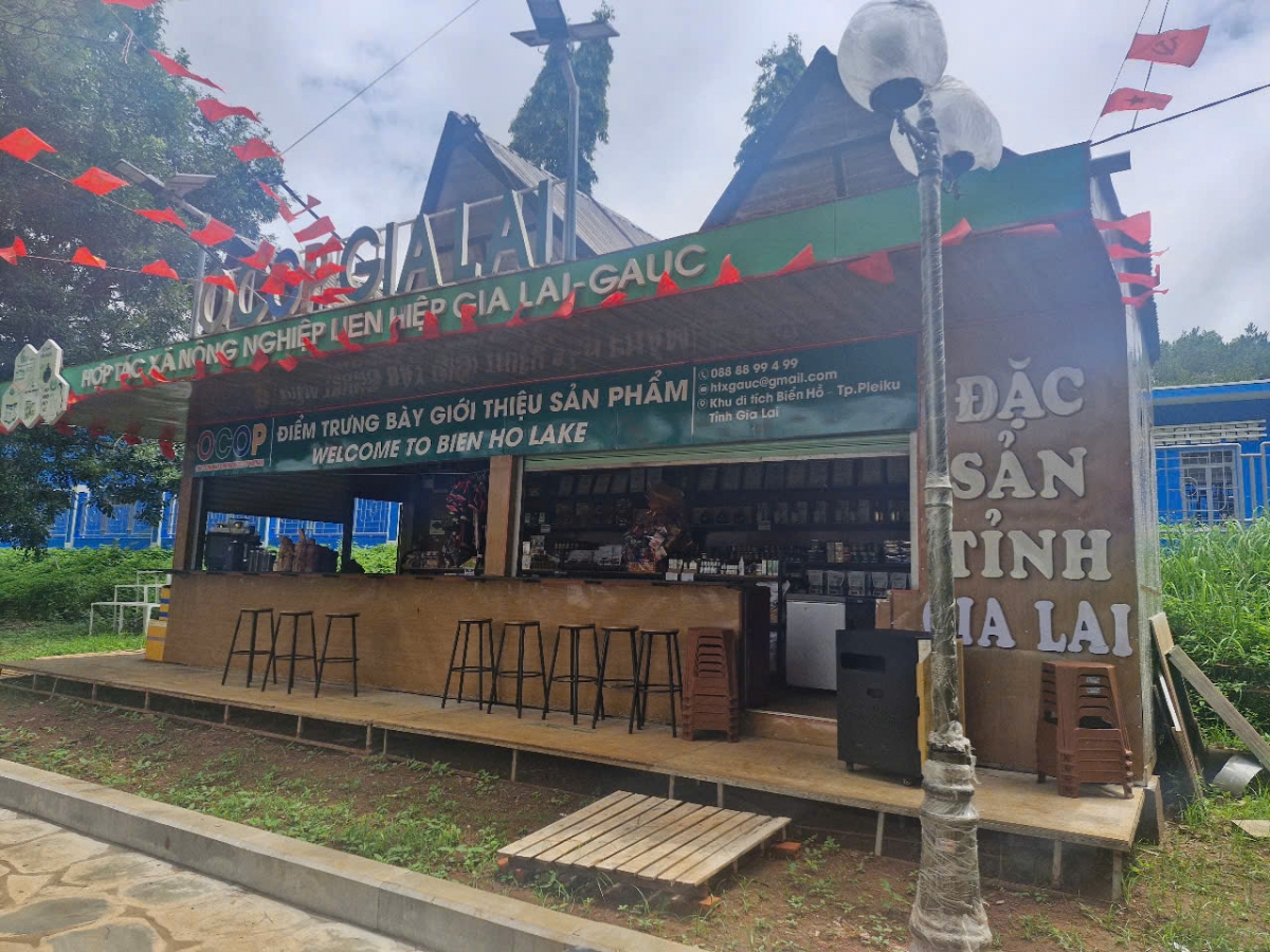 Nhà trưng bày sản vật địa phương.