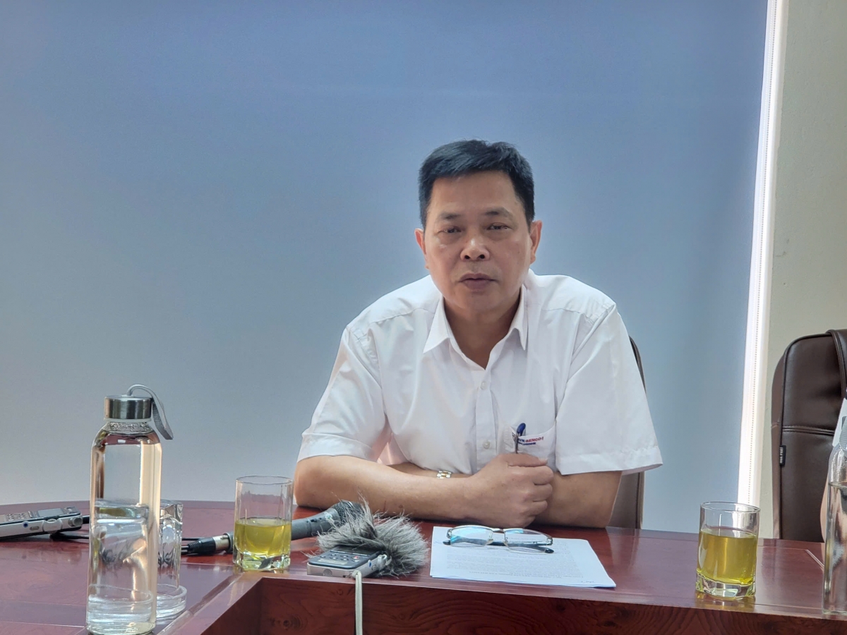 Ông Vũ Quang Chiến - PGĐ Công ty Nhiệt điện Uông Bí trả lời phỏng vấn phóng viên VOV