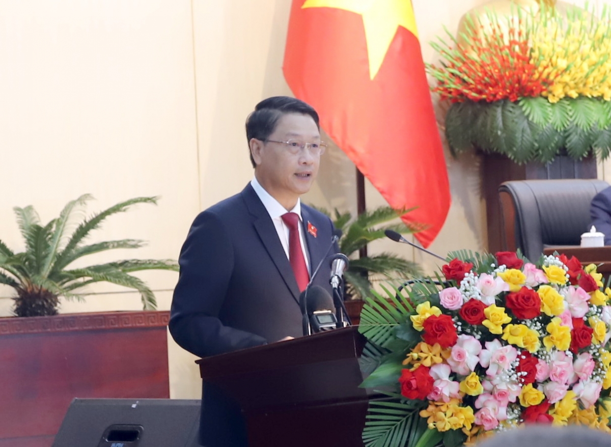 Ông Ngô Xuân Thắng, Chủ tịch HĐND thành phố Đà Nẵng phát biểu tại kỳ họp.