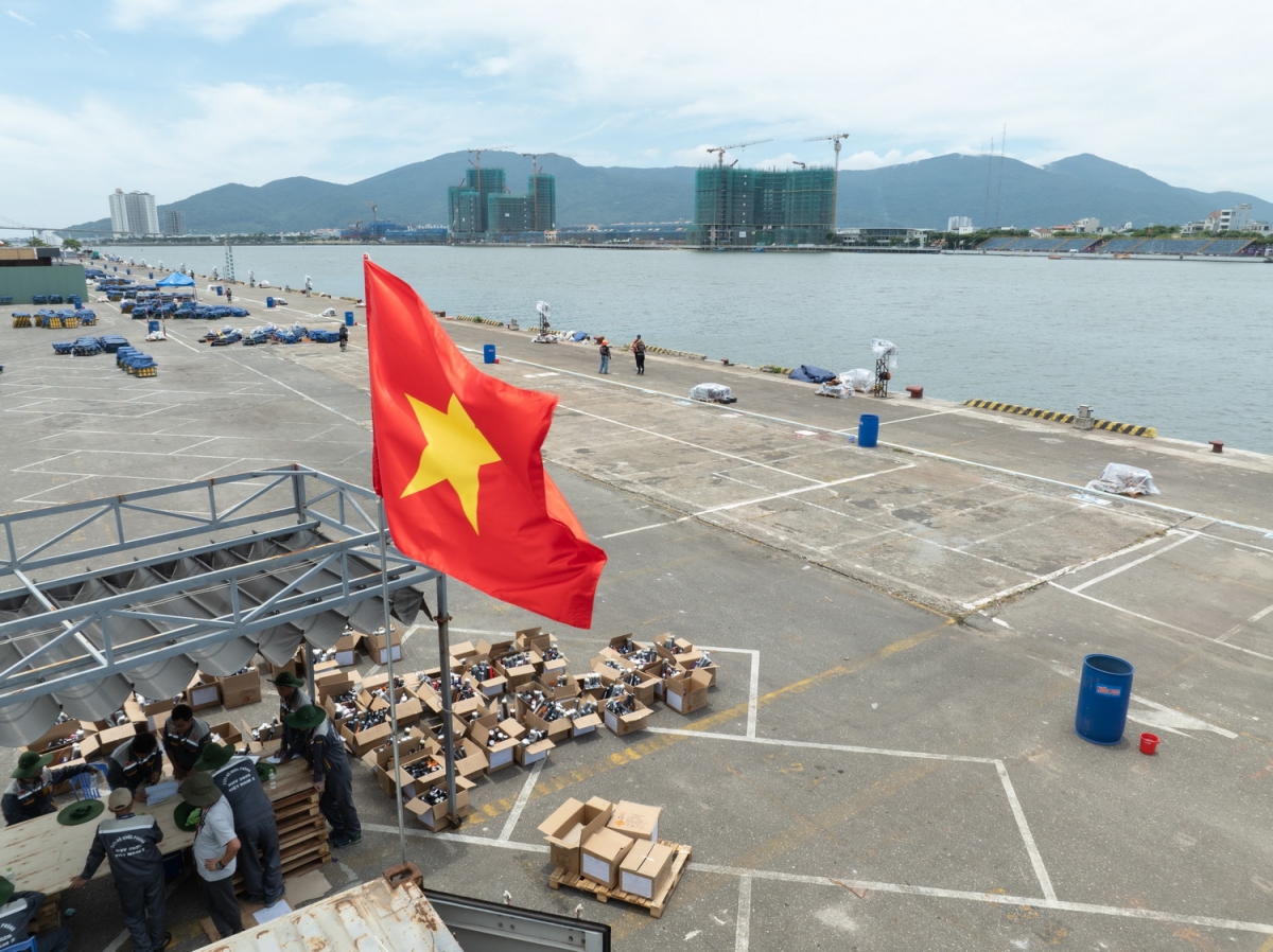 Pháo đã lắp đặt, sẵn sàng chờ ấn nút khai hỏa