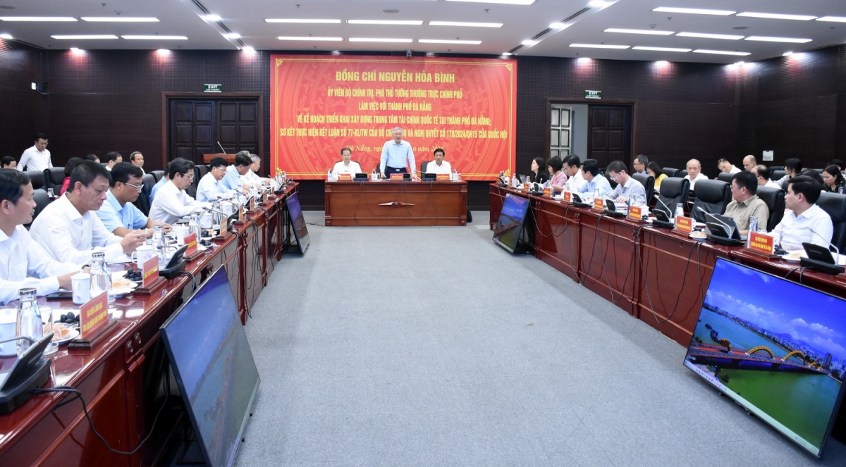 Phó Thủ tướng Thường trực Chính phủ Nguyễn Hòa Bình làm việc với thành phố Đà Nẵng.