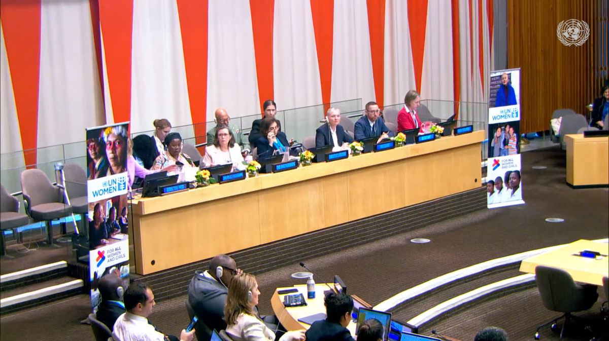 Quang cảnh phiên họp