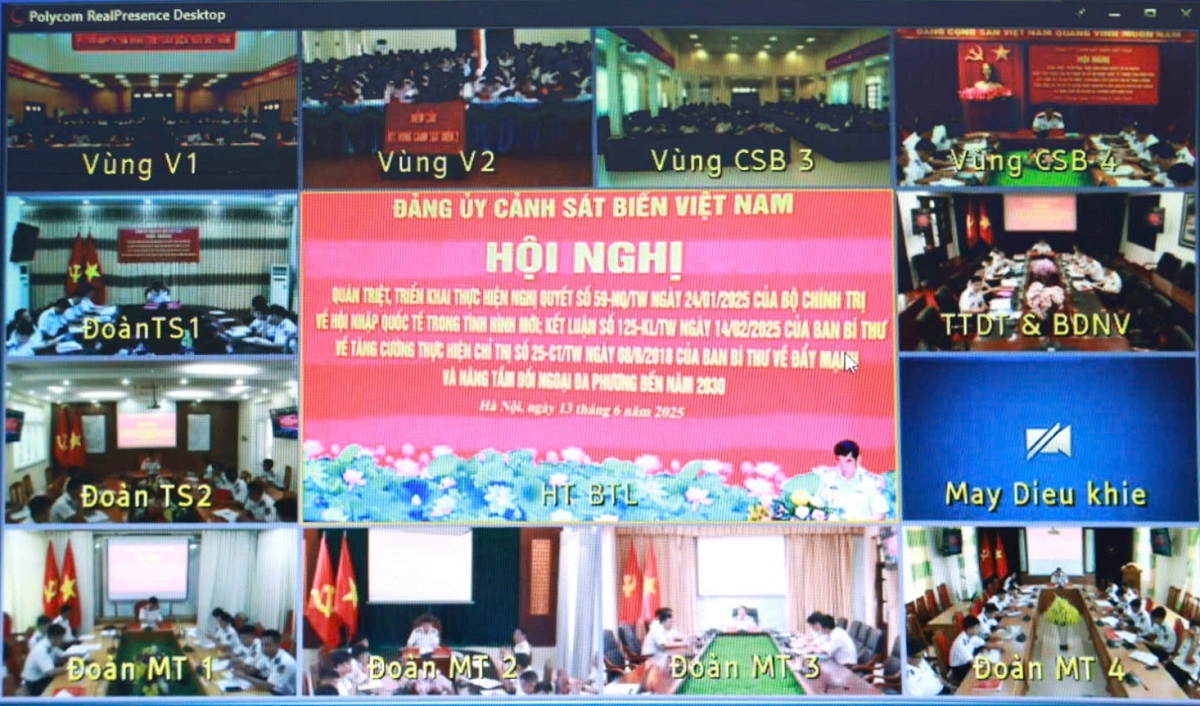 Hội nghị được kết nối trực tuyến đến các điểm cầu trong toàn lực lượng.