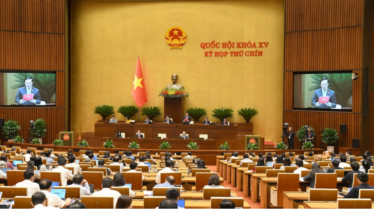 Đại biểu Quốc hội đã thảo luận tổ và hai lần thảo luận trên hội trường, góp ý thẳng thắn, tâm huyết, dân chủ, khoa học vào dự thảo Nghị quyết của Quốc hội sửa đổi, bổ sung một số điều của Hiến pháp năm 2013. Ảnh: Quốc hội