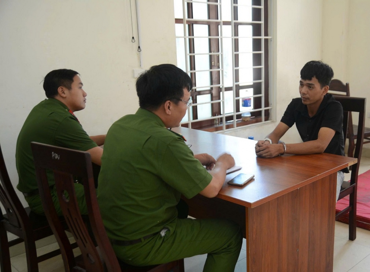Cơ quan Công an lấy lời khai Nguyễn Khắc Nhật
