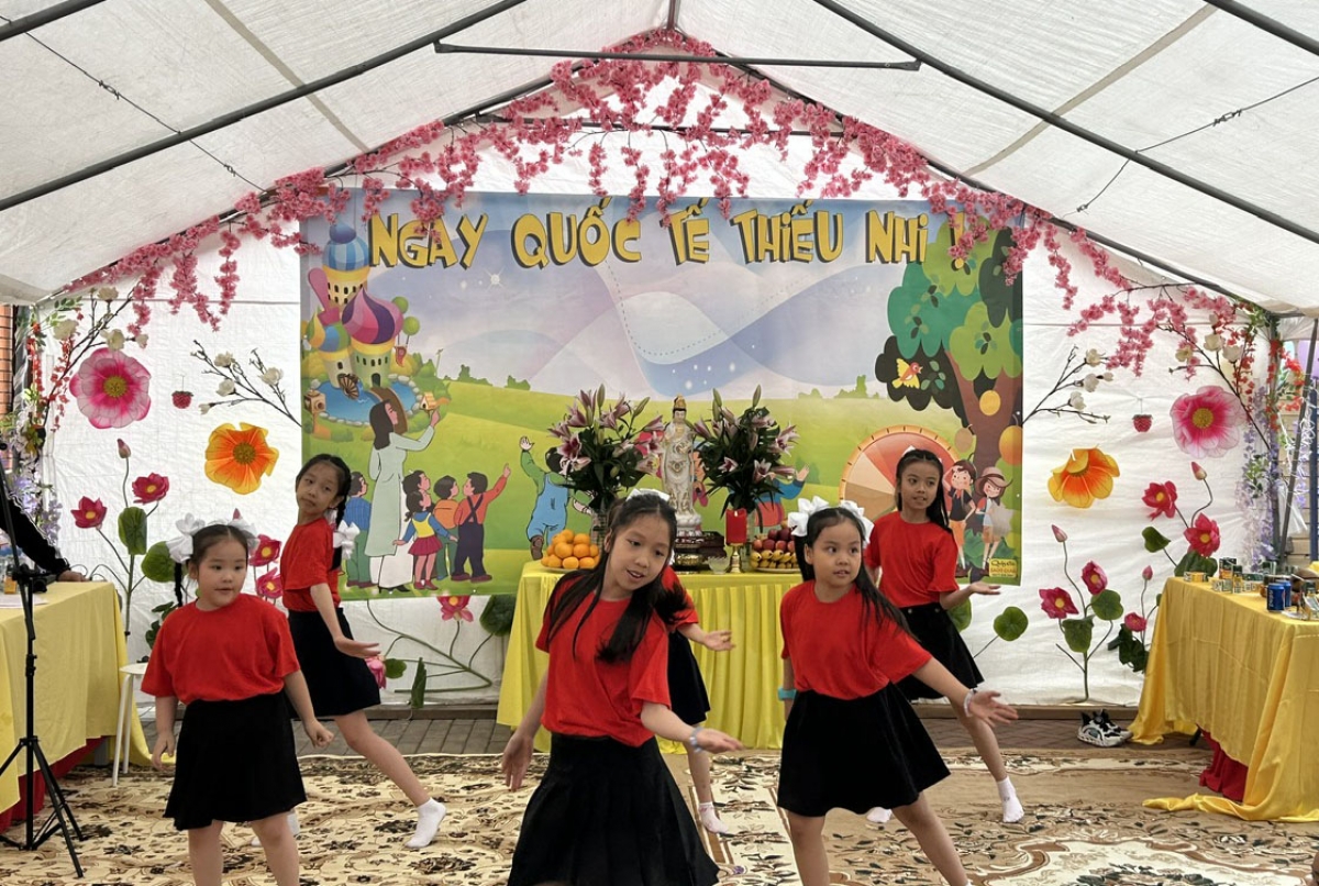 Các em nhỏ đã có một ngày Tết Thiếu nhi thật ý nghĩa