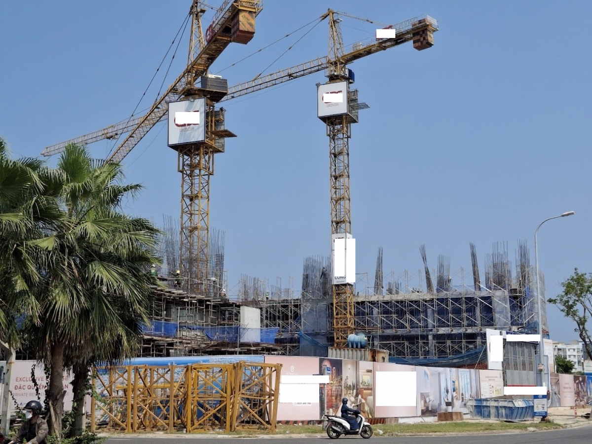 Thiếu cát và vật liệu xây dựng ảnh hưởng tiến độ thi công một số dự án trên địa bàn thành phố Đà Nẵng.